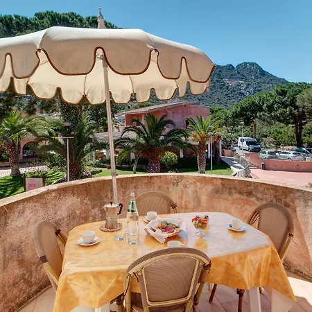 Le Residenze Di Piazza Italia * Costa Rei